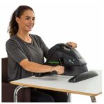 Tunturi Fitness - Cardio Fit M35 Mini Bike under användning med händerna